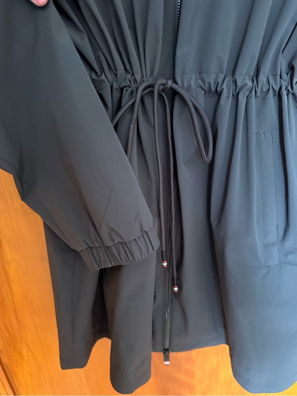 RARE Wilson White Windbreaker Jacket with Black Zipper Accents - Picture 8 of 12